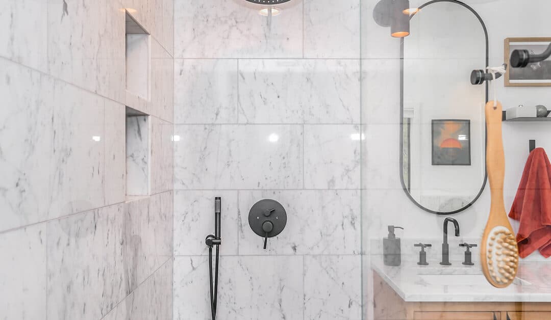 5 Great Reasons to Hire Professionals to Install your Shower Door in Woodland Hills